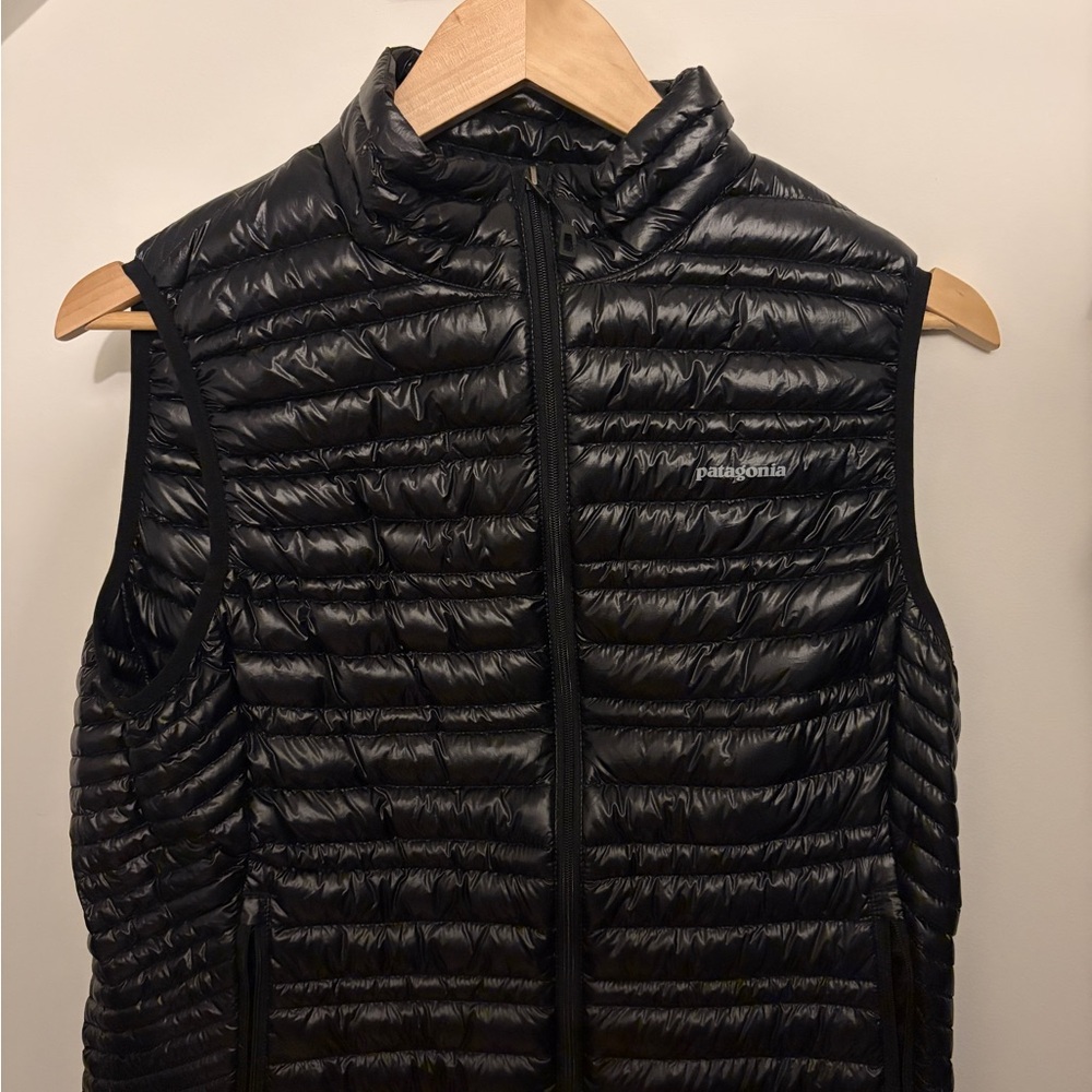 Patagonia Black Lightweight Down Vest - Women's M EUC